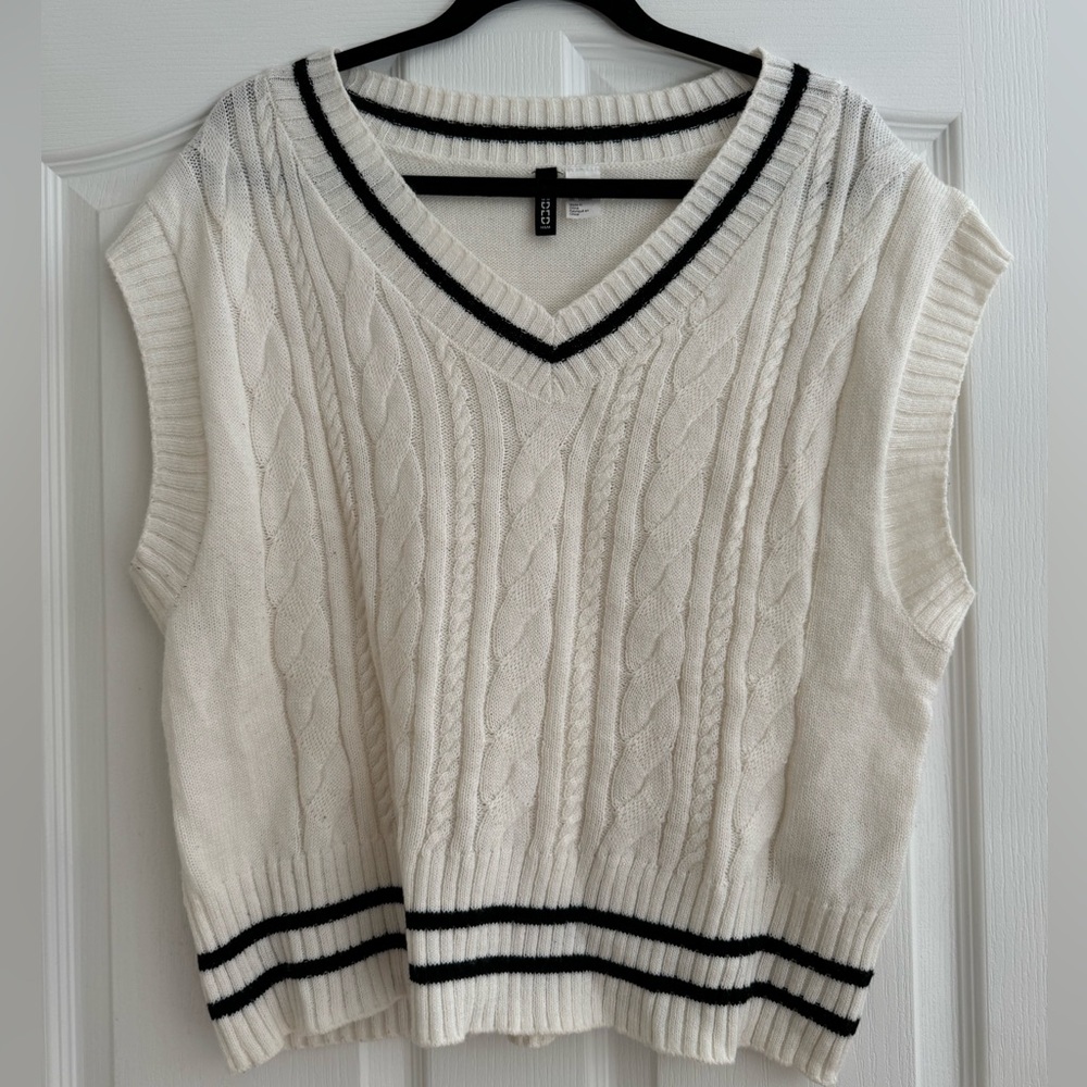 Sweater vest